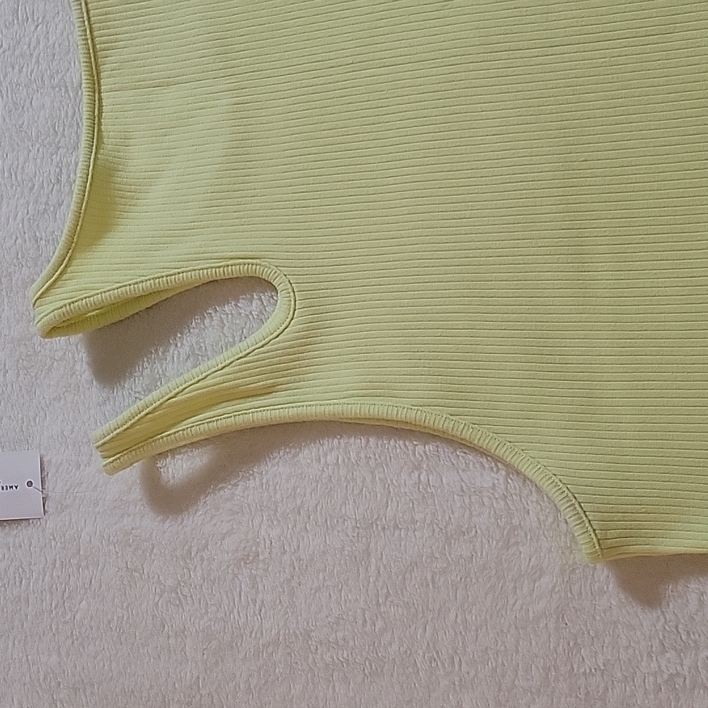 AMERICAN EAGLE OUTFITTER CROP TOP LARGE - Picture 7 of 8